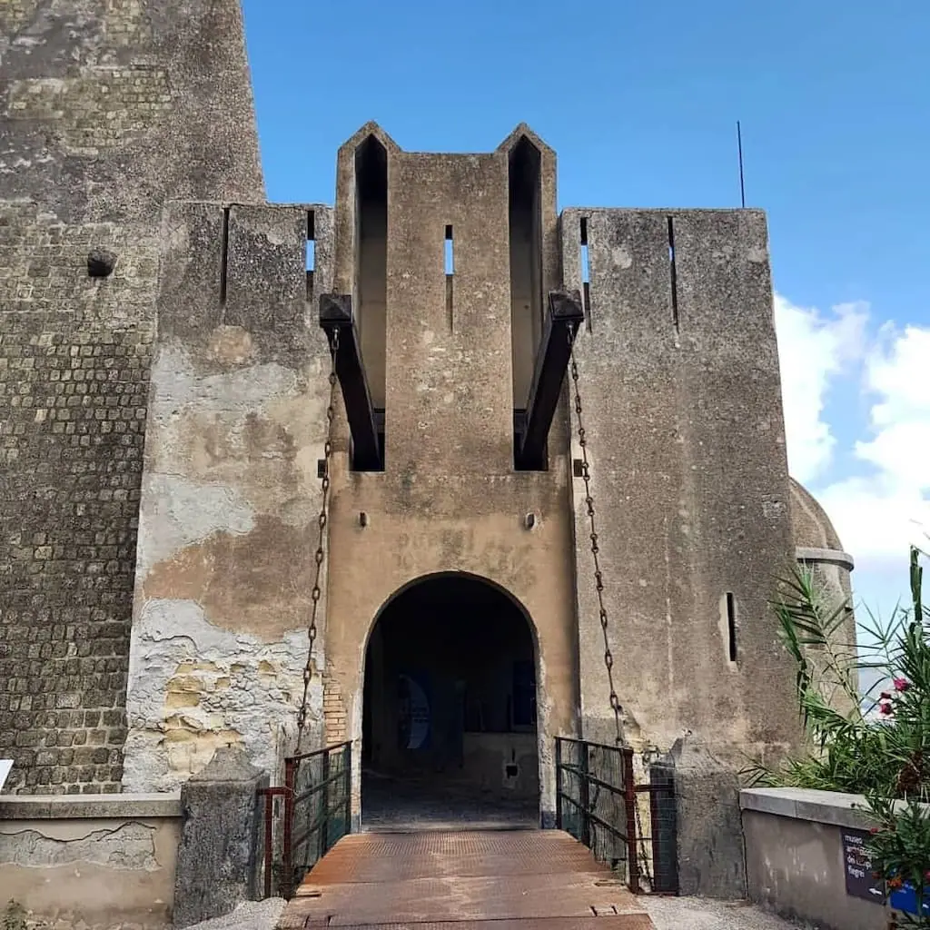 Ingresso Castello di Baia
