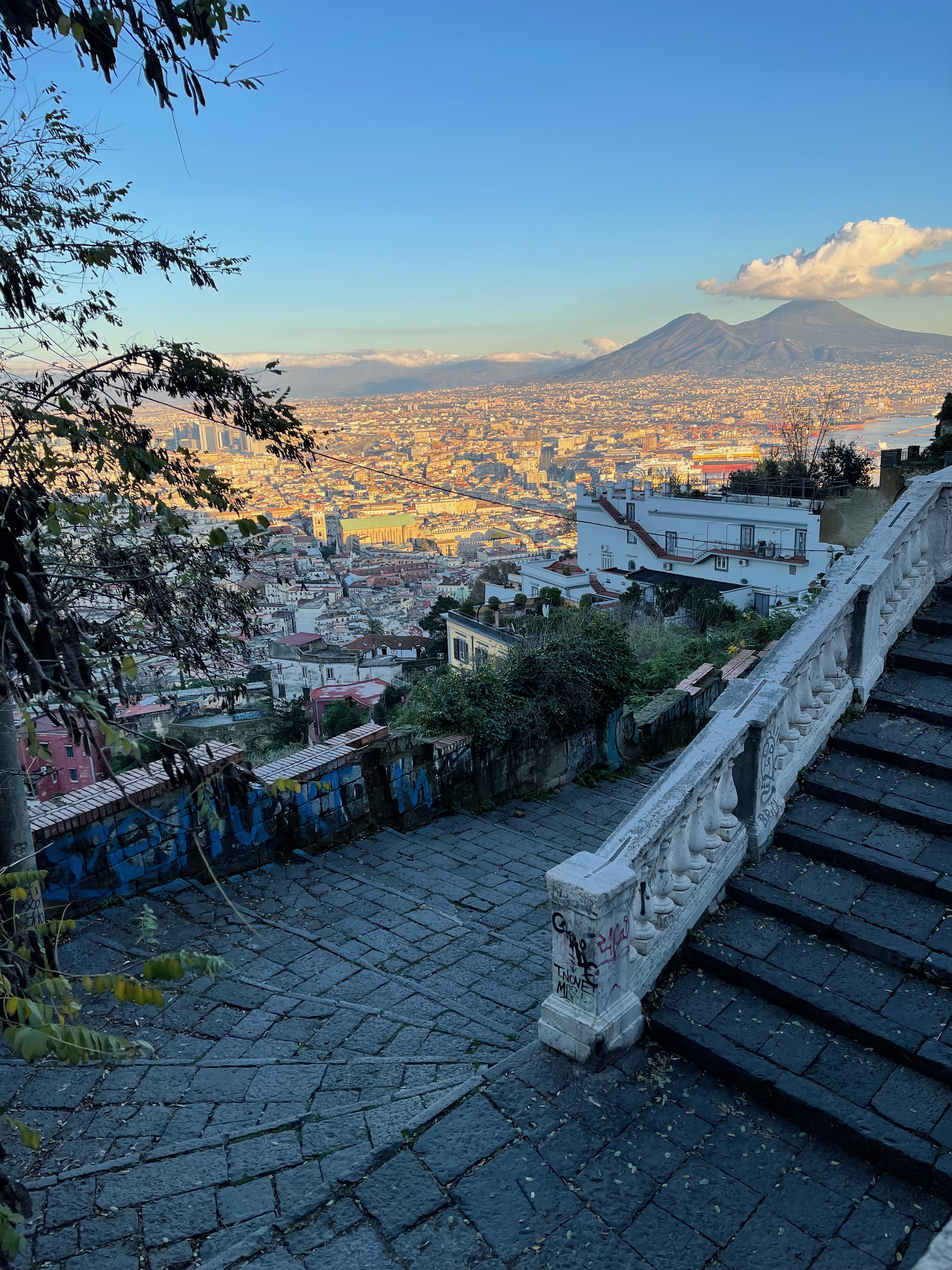 Pedamentina di San Martino a Napoli, antica scalinata panoramica