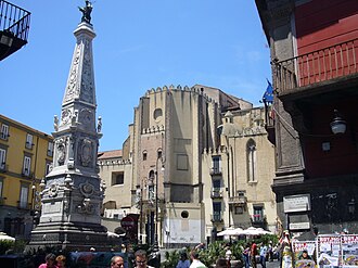 Piazza San Domenico Maggiore a Napoli Piazza San Domenico Maggiore a Napoli
